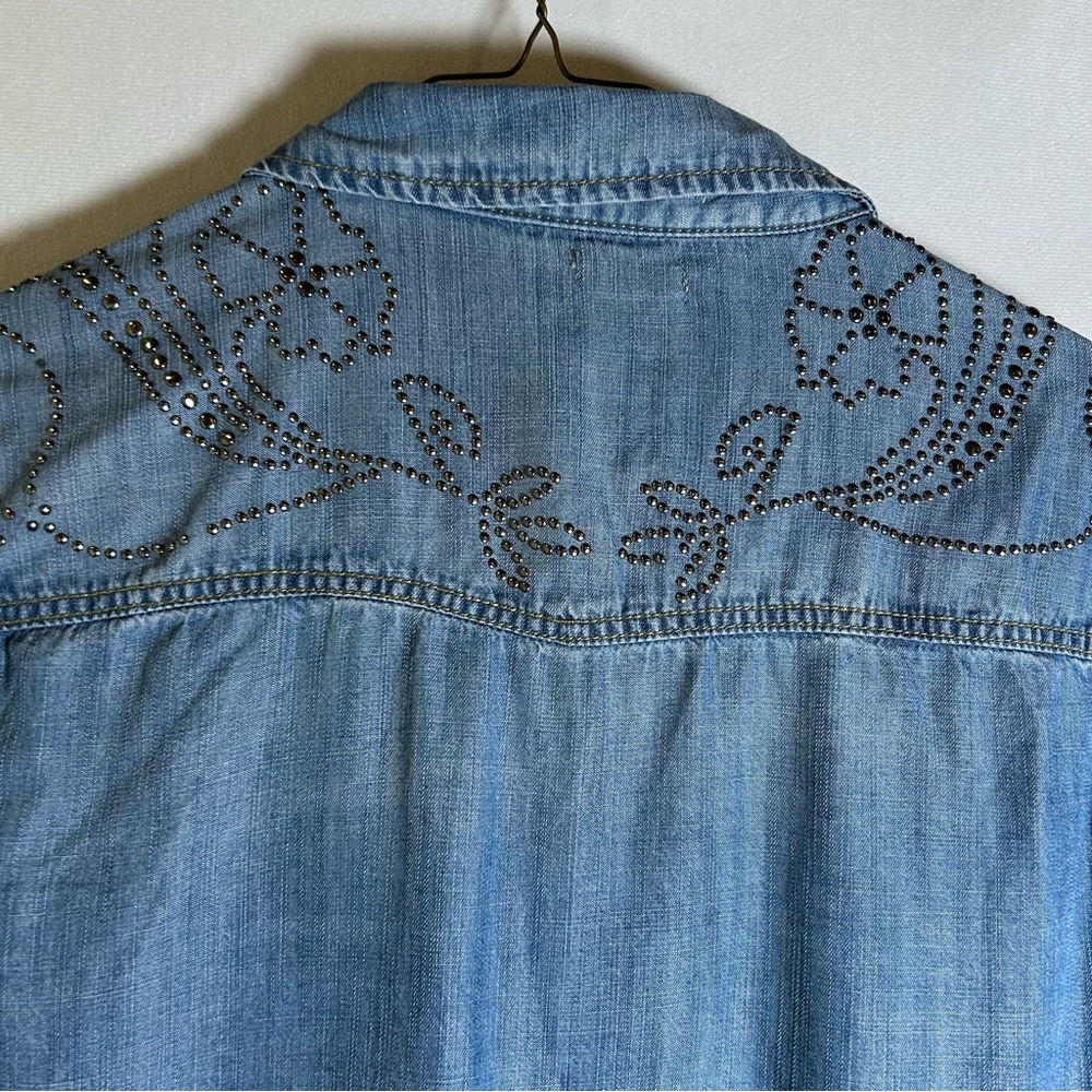 MM Vintage Women’s Denim Western Cowgirl Shirt Pearl Snap Buttons, Studs. Size S